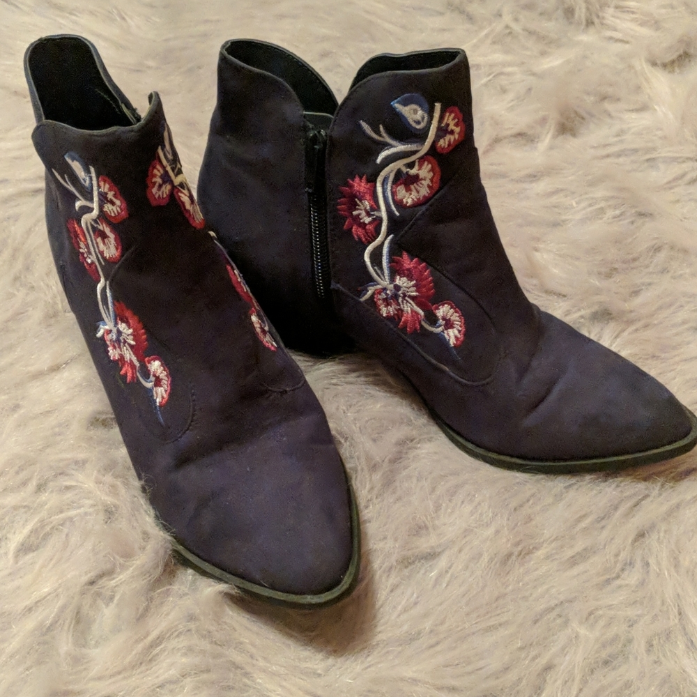Carlos by Carlos Santana Layne Booties Ankle Boots
